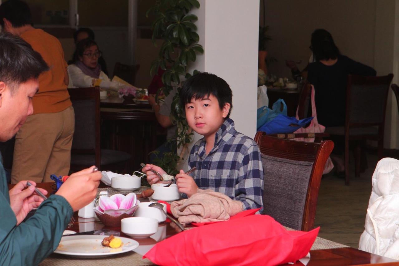 Vannasut Hotel And Spa Kathmandu Bagian luar foto