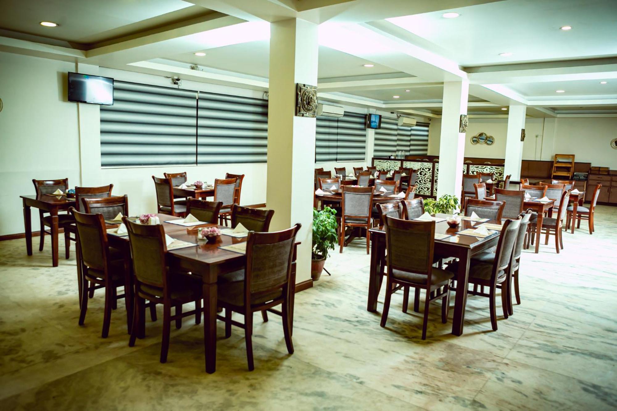 Vannasut Hotel And Spa Kathmandu Bagian luar foto