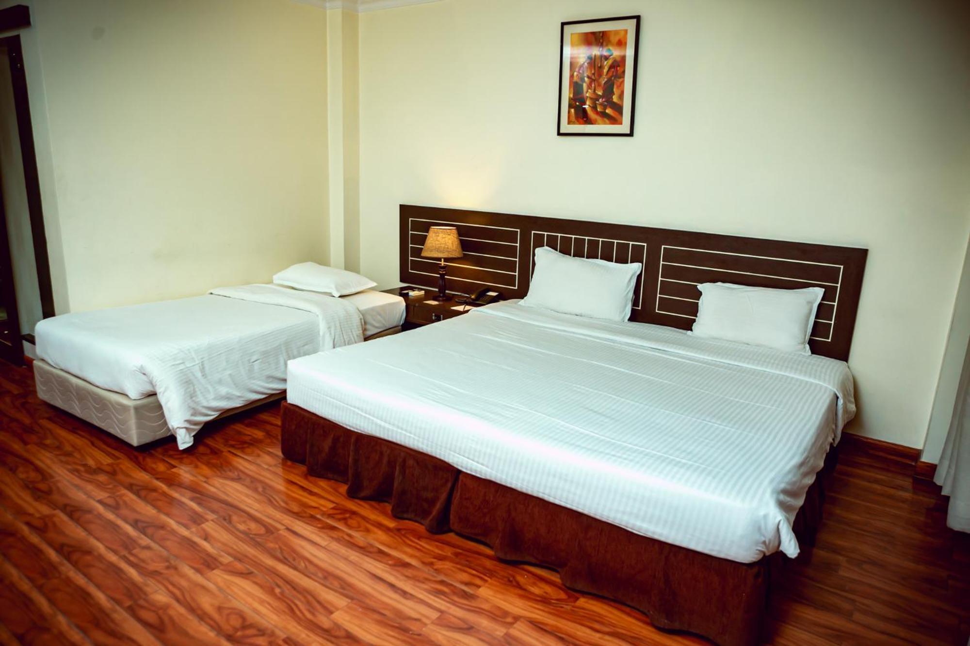 Vannasut Hotel And Spa Kathmandu Bagian luar foto