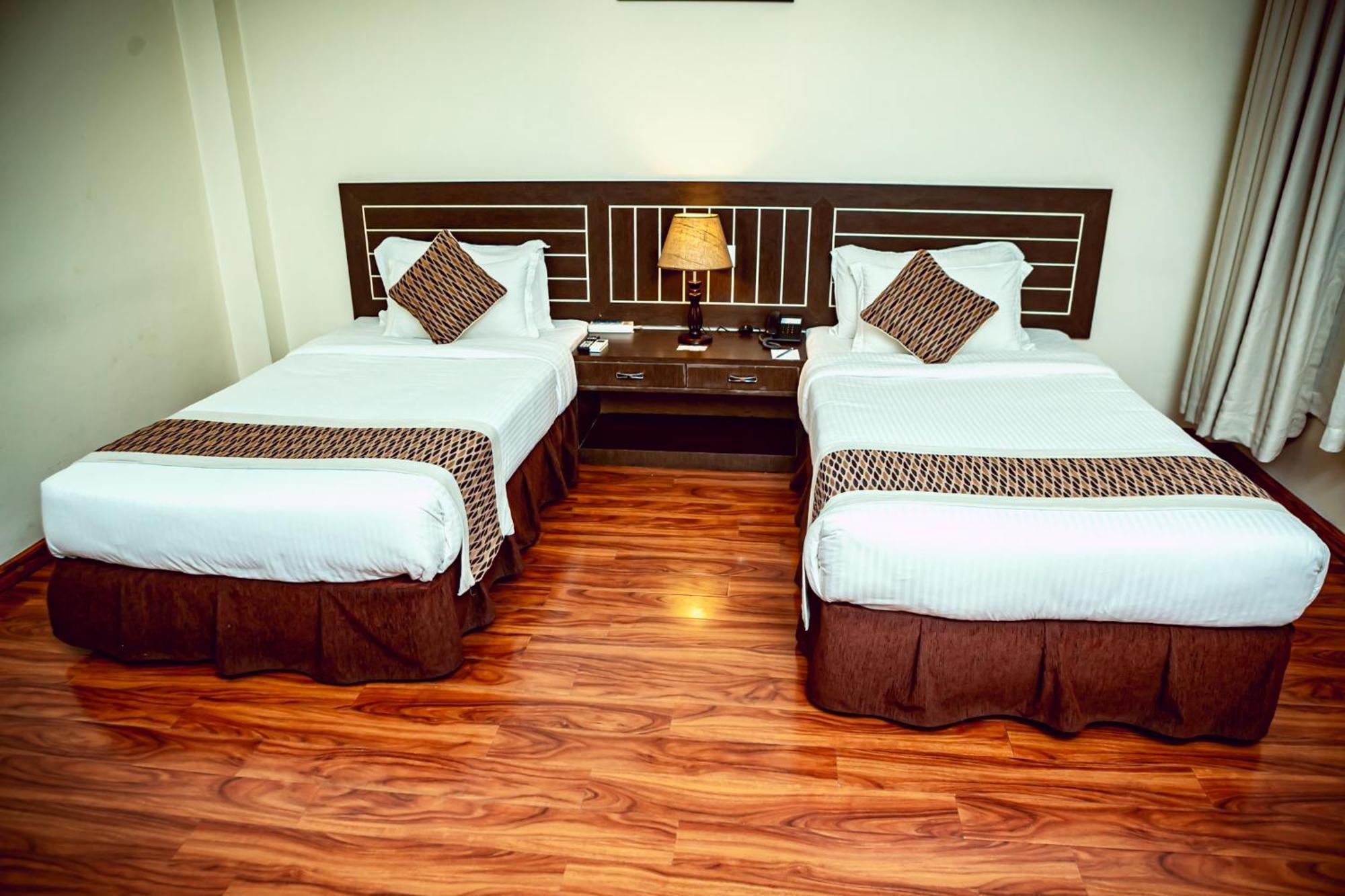 Vannasut Hotel And Spa Kathmandu Bagian luar foto