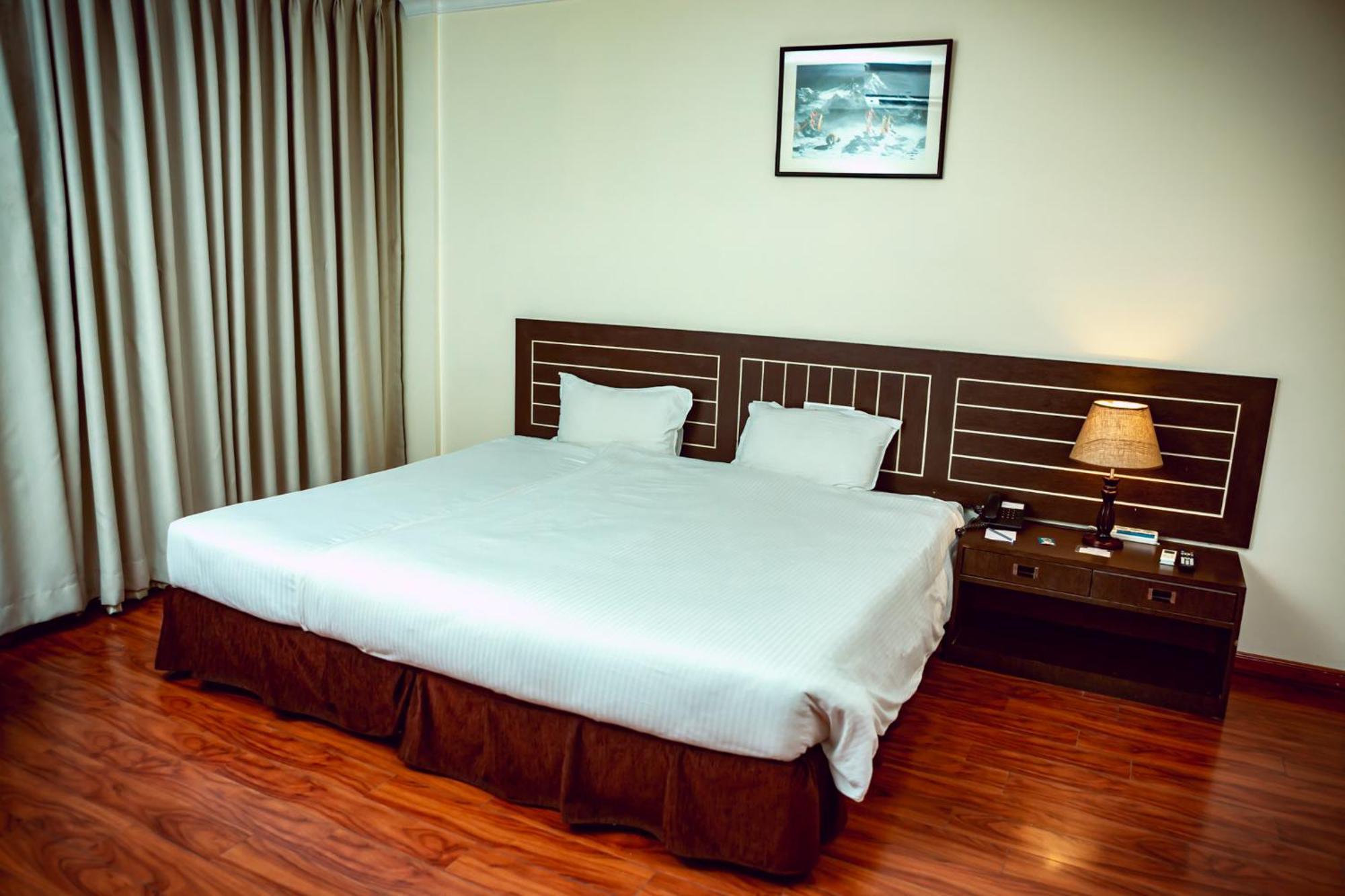 Vannasut Hotel And Spa Kathmandu Bagian luar foto