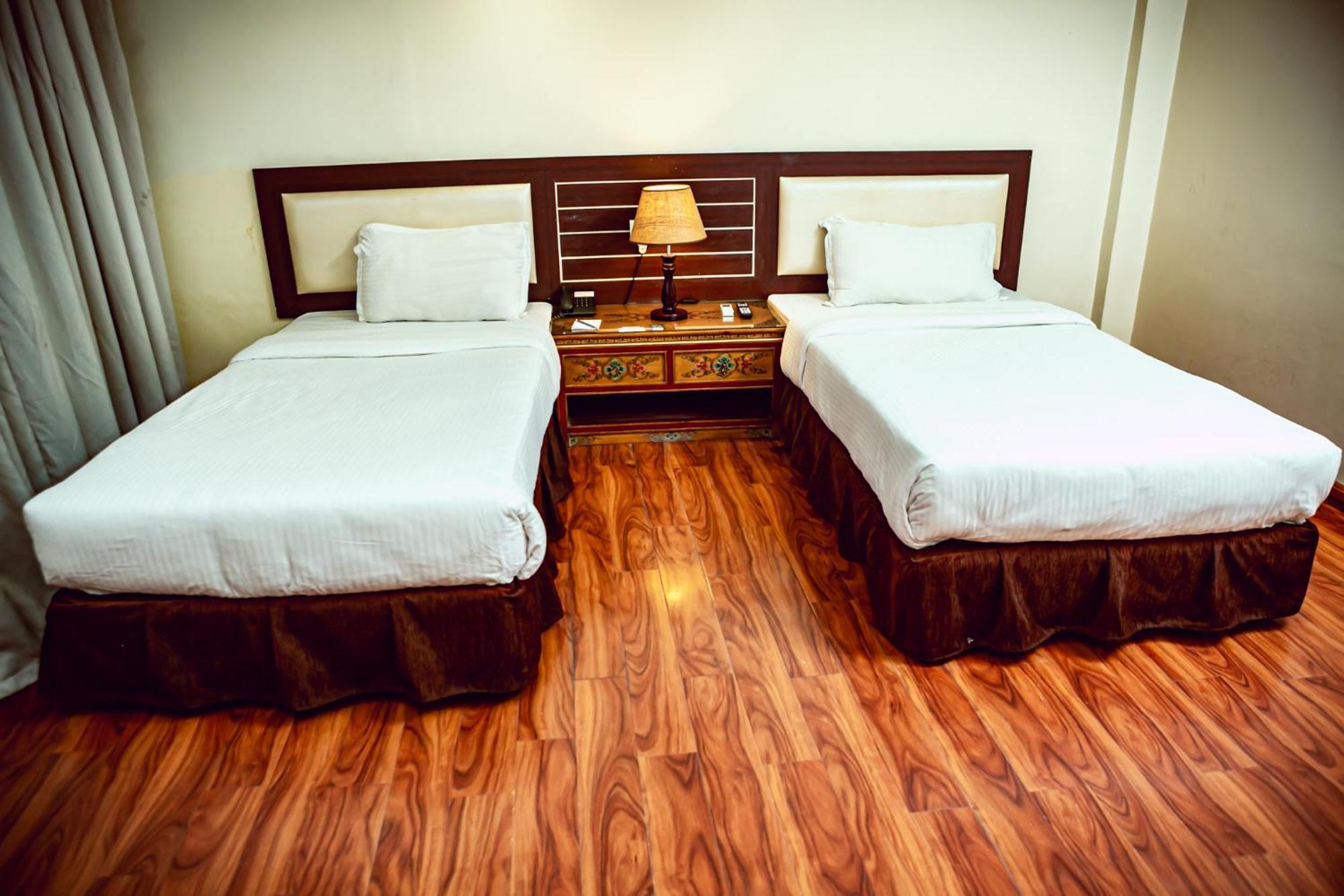 Vannasut Hotel And Spa Kathmandu Bagian luar foto