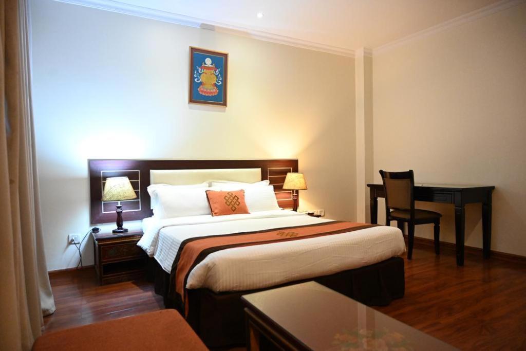 Vannasut Hotel And Spa Kathmandu Bagian luar foto
